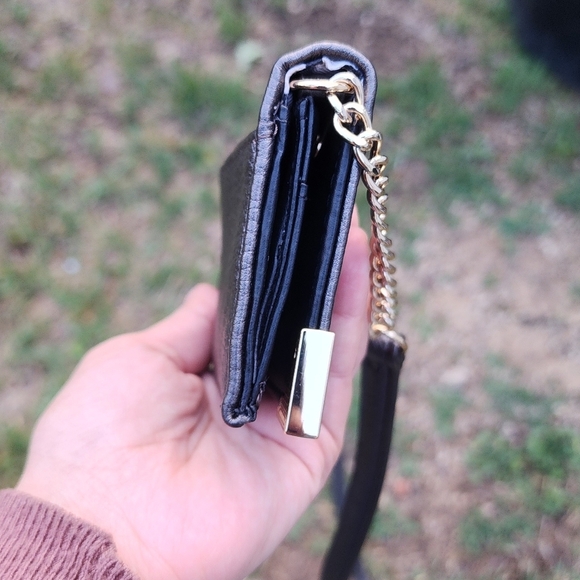 Jessica Simpson Black Wallet with Floral Pattern - Picture 10 of 10